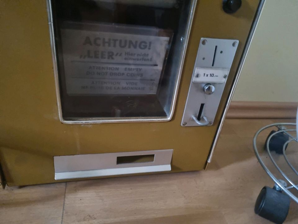 Alter Postkarten Automat, 70iger in Landshut