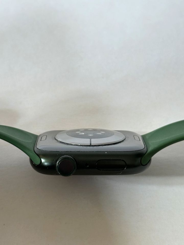 Apple Watch 7 45mm grün OVP in Zorneding