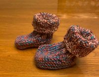 Handhestrickte Babyschuhe / Socken  Mädchen Bayern - Königsberg i. Bayern Vorschau