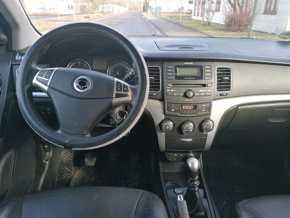 Ssangyong Korando 2.0 l Diesel e-XDi 200 DPF Sapphire 4WD in Drei Gleichen