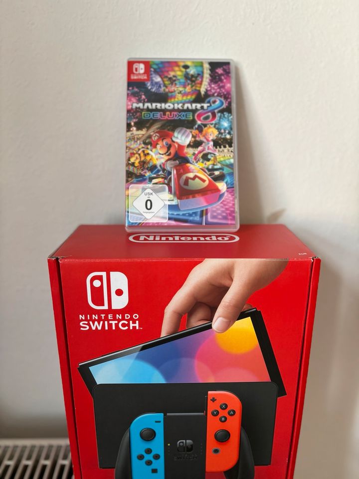 Nintendo Switch OLED inkl. Mario Kart Deluxe 8 in Würzburg