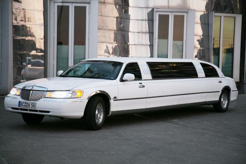 Stretchlimousine, Hochzeitsauto, Limousine, Chauffeurservice in Aachen