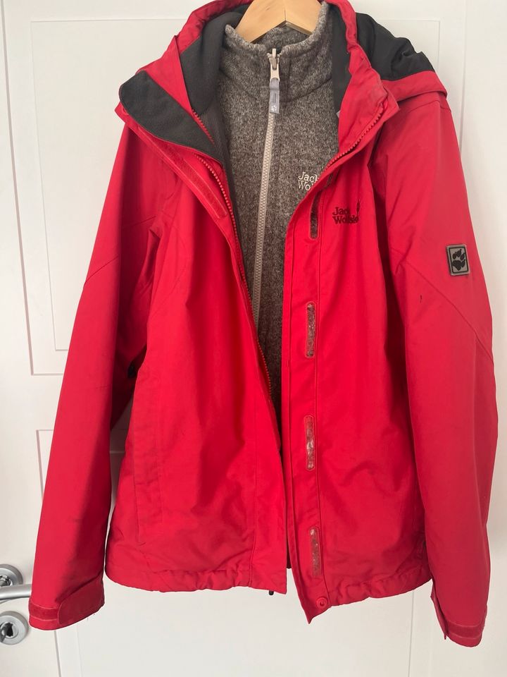 Jack Wolfskin Jacke Rot / S in Endingen