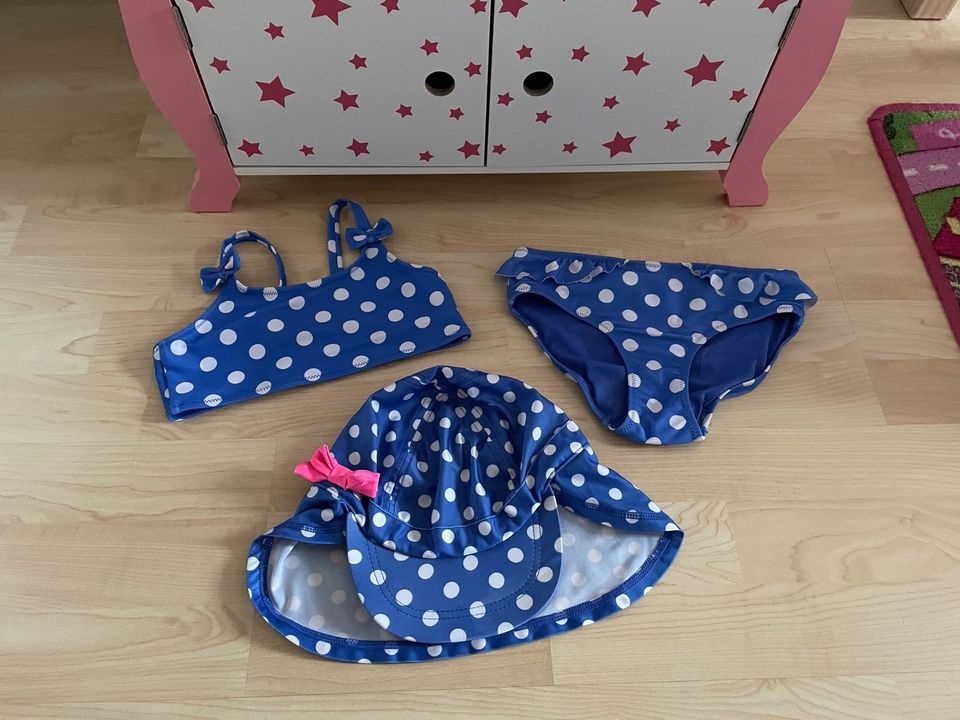 Hübscher Kinder Mädchen Bikini Badeanzug Bade Mütze Gr. 110 116 in Oberkirch