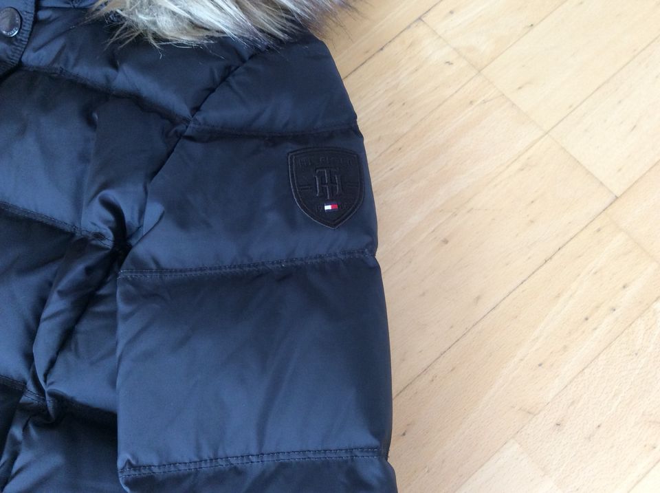 Tommy Hilfiger Winterjacke Gr. M Neu ohne Etikett in Meschede