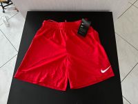 2x Nike Dry Fit Shorts rot Gr. M (Kinder) NEU Preis/Stück Hessen - Seligenstadt Vorschau