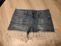 Shorts mit Spitze / kurze Damenjeans Hessen - Sinntal Vorschau