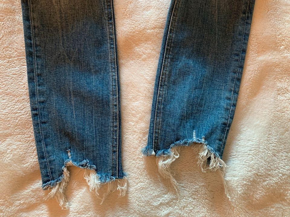 Zara Jeans, Hose Größe 34. Neu in Düsseldorf