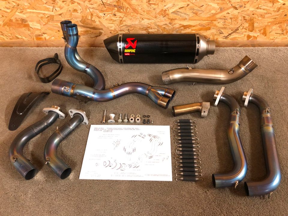 Akrapovic Evolution Auspuffanlage Auspuff RSV4 Tuono V4 in Bad Bentheim