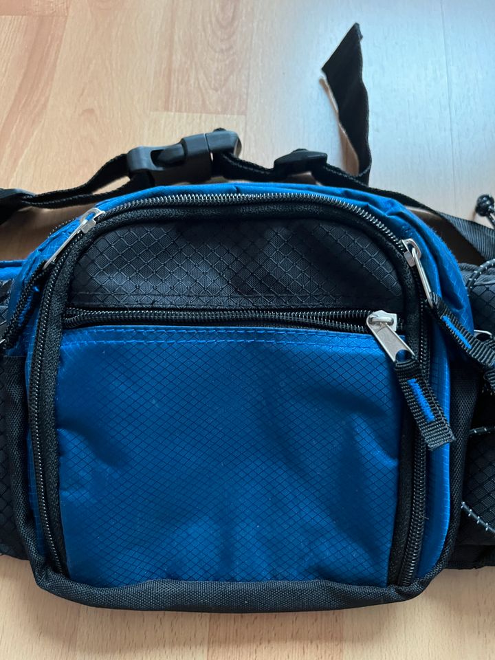 Bauchtasche Tasche sehr umfangreich und vielseitig in Waghäusel