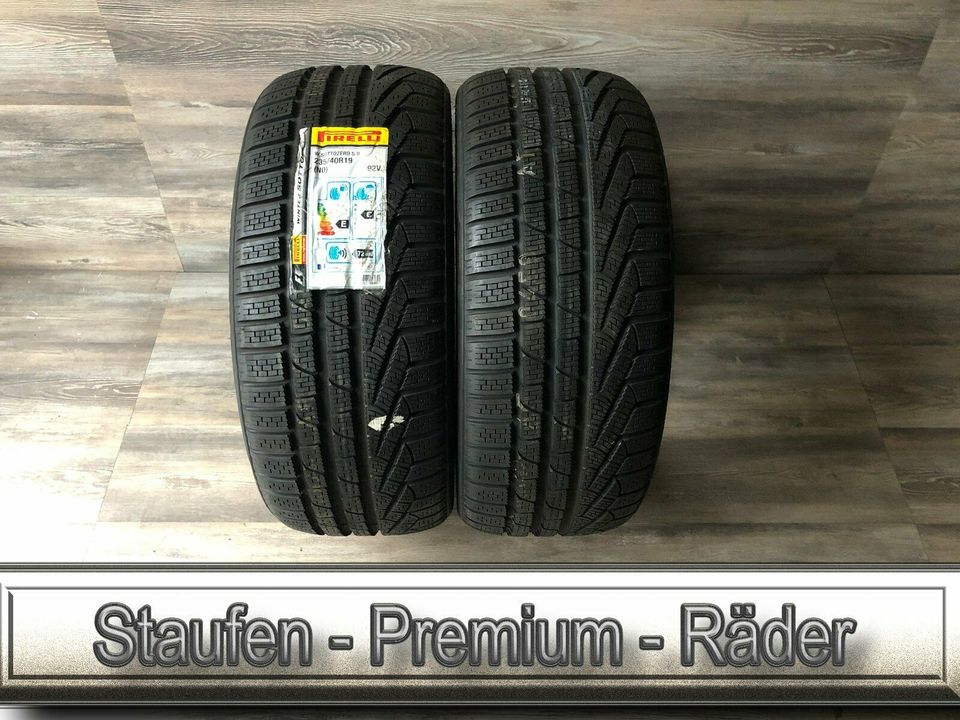 2 Winterreifen Pirelli Sottozero Winter 240 235/40R19 92V Nr.K in Göppingen