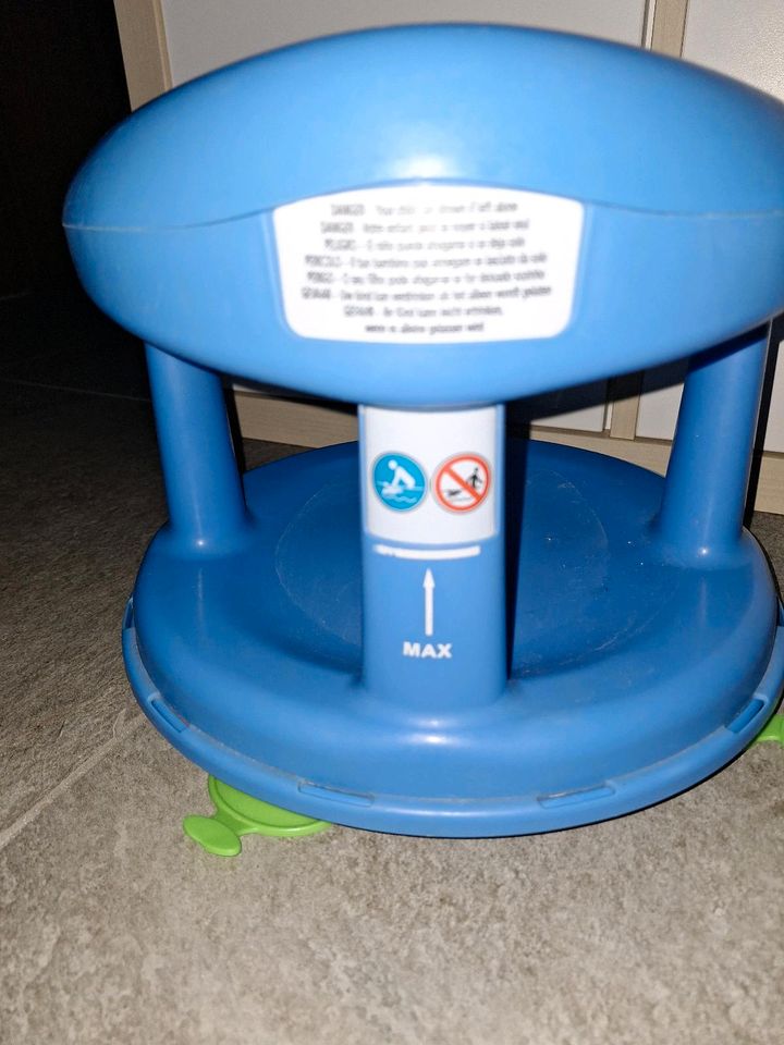 Babywannensitz blau mit Spielkugel in Kamen