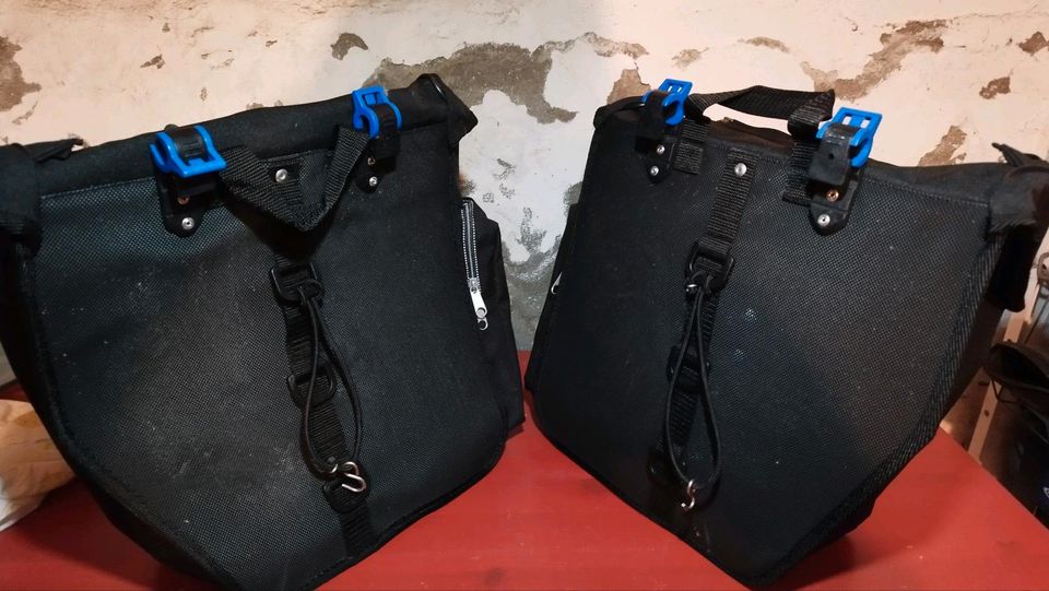 Bikepacking Gepäck Taschen wasserdicht Universal in Köln