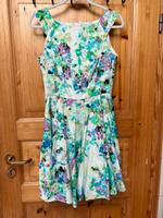 Schönes Blumenkleid, blau-grün, toller Schnitt Saarland - Wadern Vorschau
