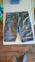 Hose kurz Jeans grau  Weite 32 Schleswig-Holstein - Hohenlockstedt Vorschau