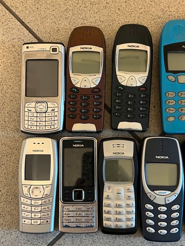 Nokia Handy Sammlung in Hannover