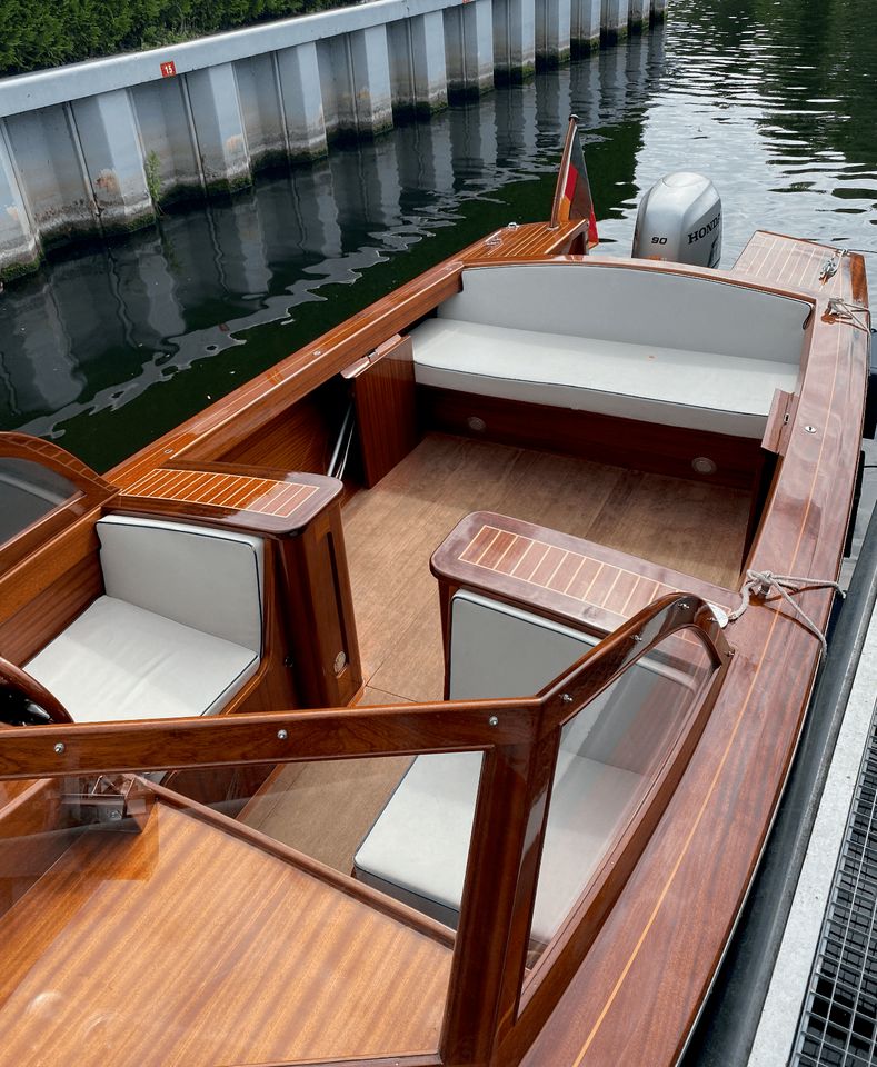 KLASSIKER  Albury Runabout 19,9 Fuß, Lizenzbau 2002, Meisterstück in Berlin