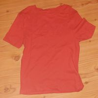 Rotes Shirt Brandenburg - Neuruppin Vorschau