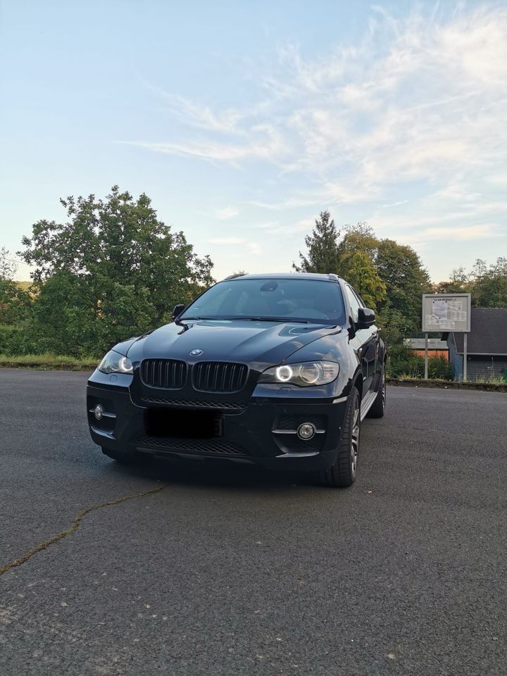 BMW X6 xDrive 40D mit Sonderausstattung in Siegen