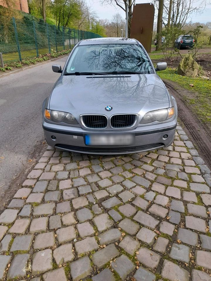 BMW 318i "SCHECKHEFT" in Bochum