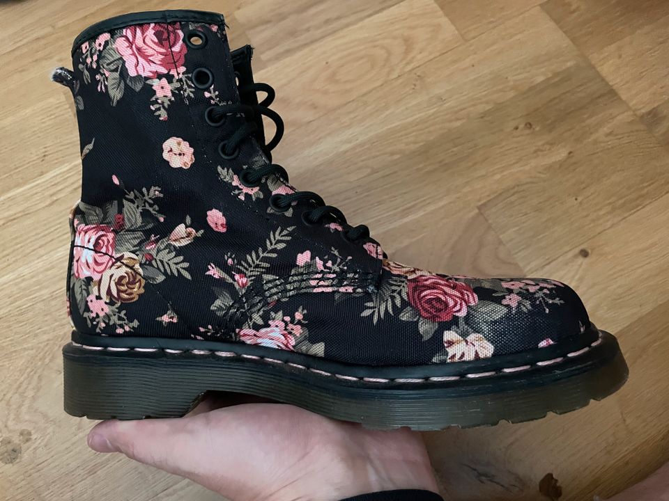 Dr. Martens 1460 Vegan Canvas Floral Soft Toe Boots EU38 in Köln