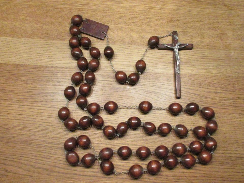 Rosenkranz – Deko-Kette – Kette mit Kreuz – Esoterik in Weiskirchen