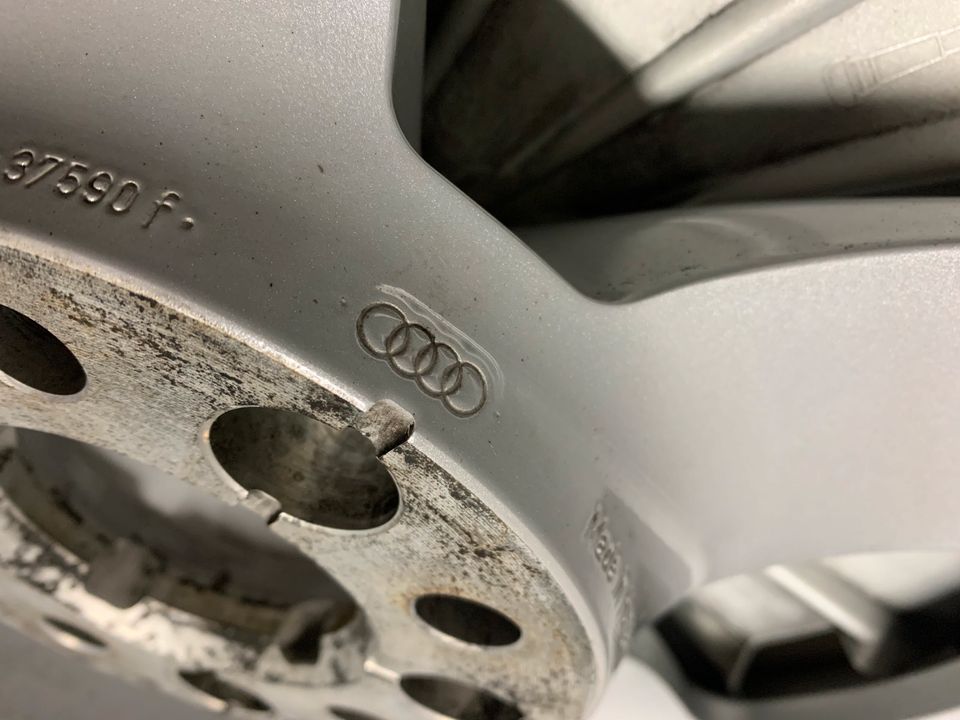 Original Audi A4 B9 8W 205/60 R16 92H Zoll Winterreifen Alufelgen in Burgwedel