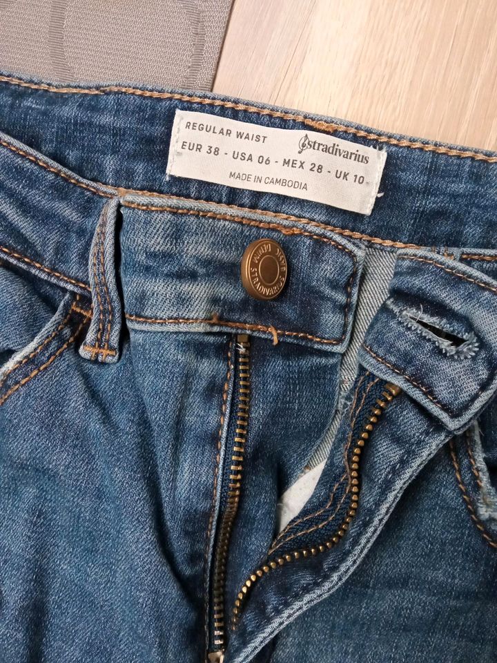 4 Hosen Stradivarius, Jeans in Büren