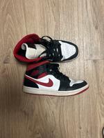 Nike Jordan 1 Mid Rot,Schwarz Weiss Baden-Württemberg - Tuttlingen Vorschau