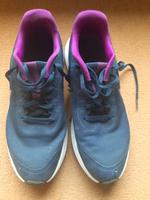 nike turnschuhe Gr. 39 Schleswig-Holstein - Herzhorn Vorschau