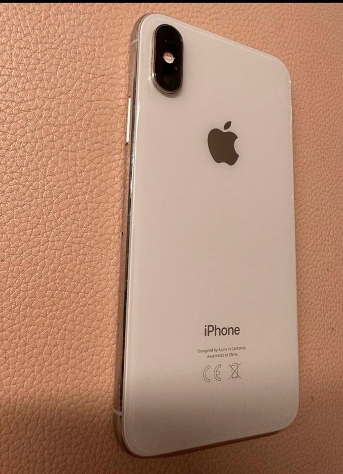 Apple iPhone X 64GB Silber - voll funktionsfähig in Maxdorf