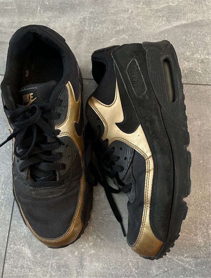 Nike Air Max Limited Edition schwarz Gold in Berlin