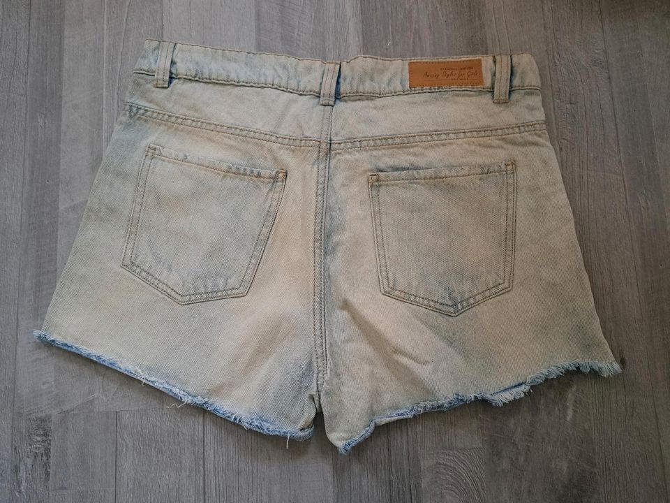 Mädchen jeans hot pants gr 176 Neu in Neunkirchen