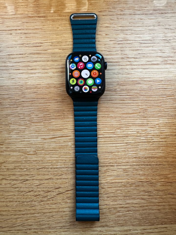Apple Watch Series 8 GPS Mitternacht 45mm Wie NEU! in Berching