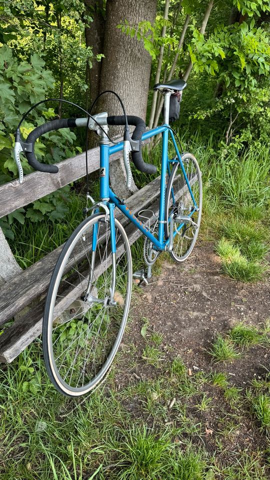 Rennrad Retro Peugeot shimano 105 blau / orange in Aschheim