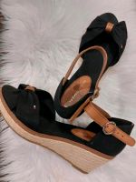 Tommy hilfiger Plateausandalette gr.39 Niedersachsen - Friesoythe Vorschau