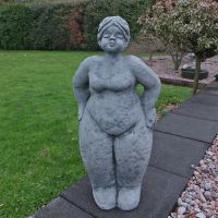 Dicke Dame Steinfigur Gartendekoration Nordrhein-Westfalen - Korschenbroich Vorschau