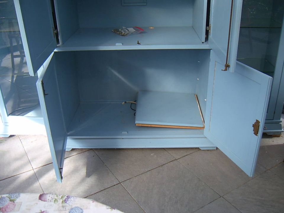 Schrank Vitrine blau Wohnzimmerschrank TV Schrank Pinie in Linnich