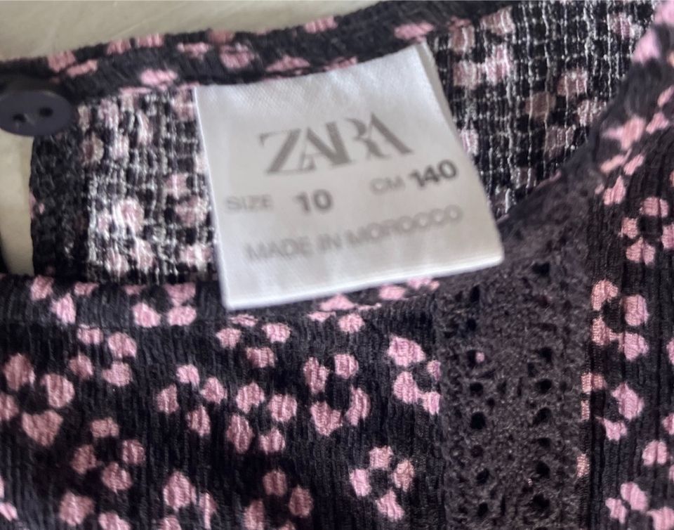 Zara - Blümchenkleid, Gr 140 in Borken