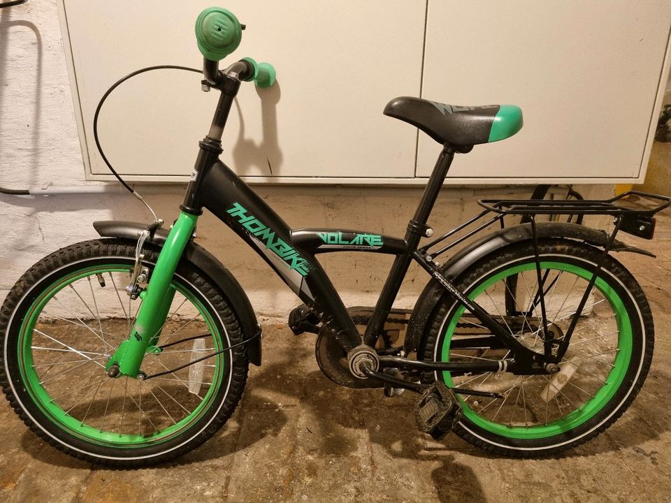 Kinderfahrrad mit Helm 18Zoll in Dresden