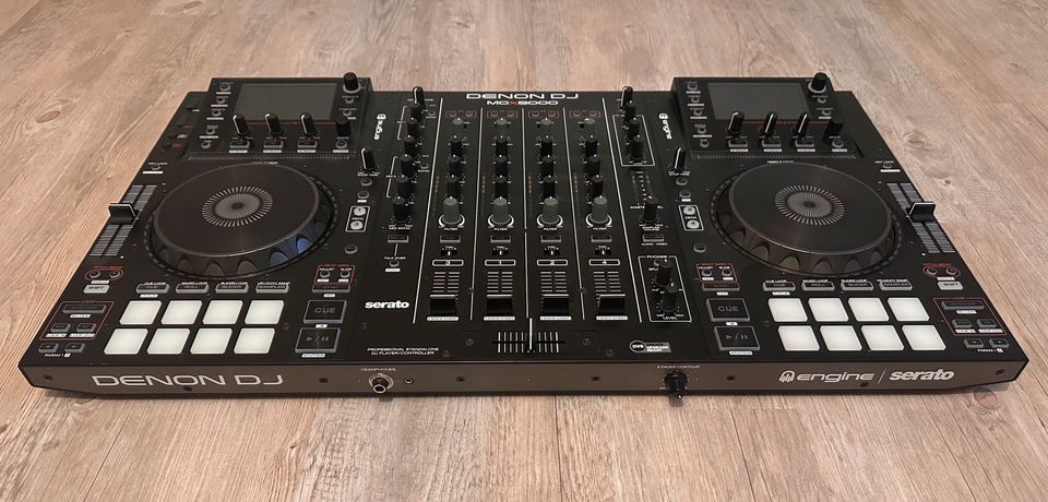 DENON DJ Controller MCX8000 inkl. Hartschalen-Case in Timmendorfer Strand 