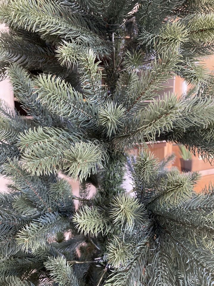 Künstlicher Weihnachtsbaum 210cm mit Spritzguss Nadeln #KPDI9023 in Jettenbach