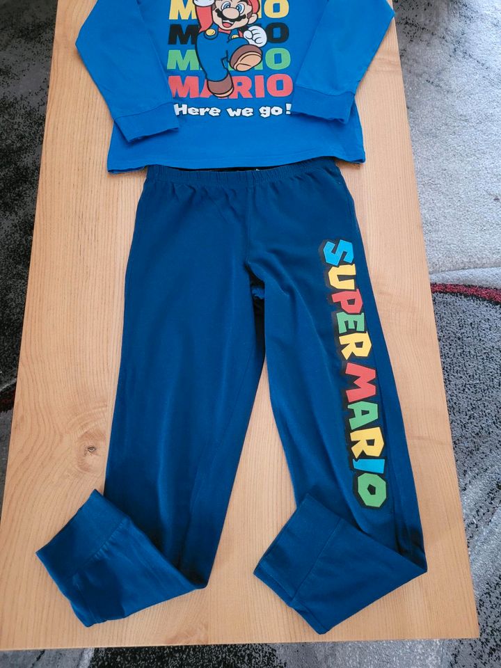 Super Mario Kinderschlafanzug 2tlg,  Größe 122 in Amberg