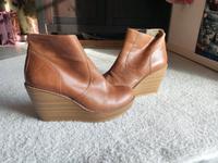 Neu Vagabond 37 Boots Stiefelette Leder cognac Keilabsatz Wedges Bayern - Rednitzhembach Vorschau