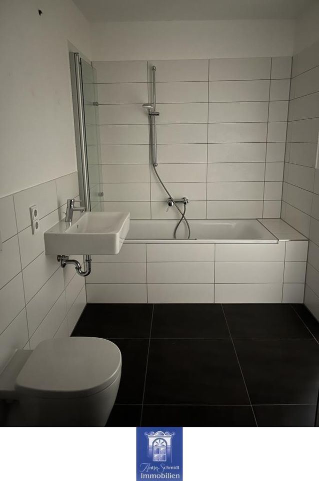 Ihr neues modernes Zuhause, große Loggia, hochwertige EBK, exklusives Bad! in Dresden