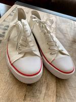 Canvas Sneakers creme weiss Streifen rot Schnürer Chucks Dupe Bayern - Heroldsberg Vorschau