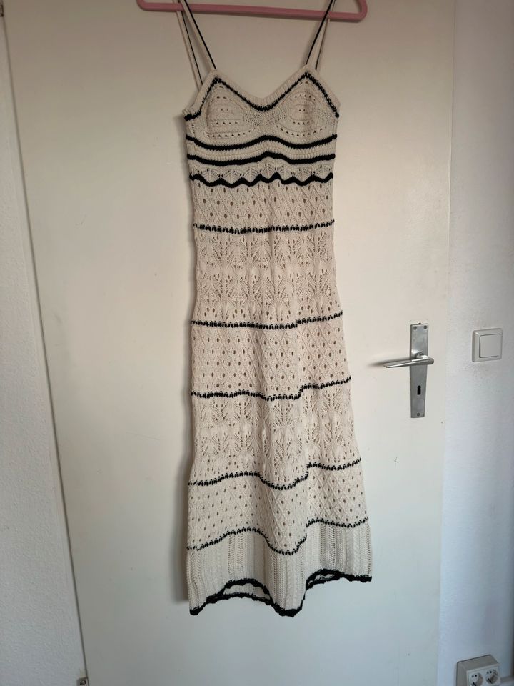 Zara Blogger Baumwolle Strickkleid Midi Creme in Berlin