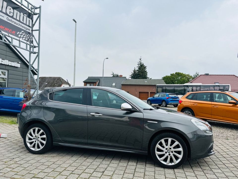 Alfa Romeo Giulietta Turismo*NAVI*SHZ*STANDHEIZUNG* in Grevesmuehlen