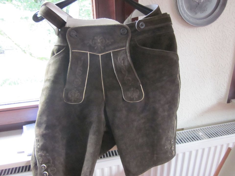 Lederhose mit Lederhosenträgern/   Wildbock/Ziegenleder in Uhingen