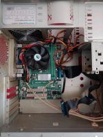 PC Gehäuse mit Mainboard CPU Netzteil und Monitor für Bastler Nordrhein-Westfalen - Gelsenkirchen Vorschau